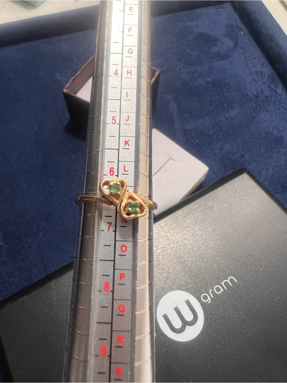 Vintage 14kt Gold Twin Heart Emerald Accent Ring - size 6.5 - Picture 3 of 8